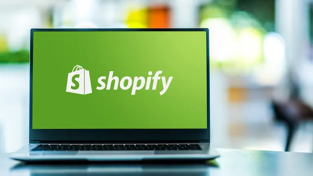 Image related to top mistakes to avoid when hiring a shopify store development service